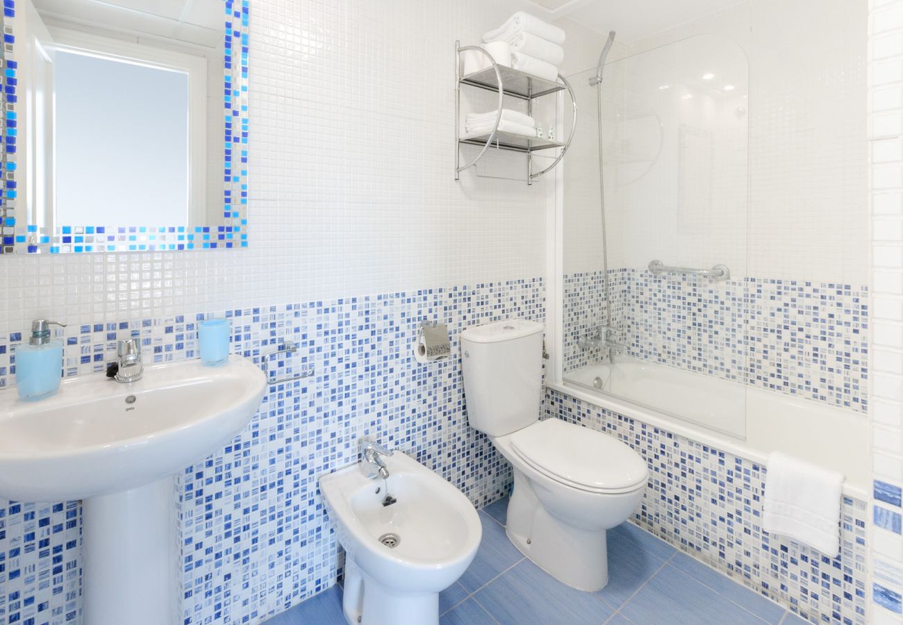 Apartamento en Playa de Gandía - Bonito apartamento en un complejo cerrado y familiar cerca de la playa. Piscina / Wifi / Gim / BBQ-ALQUILER SOLO FAMILIAS