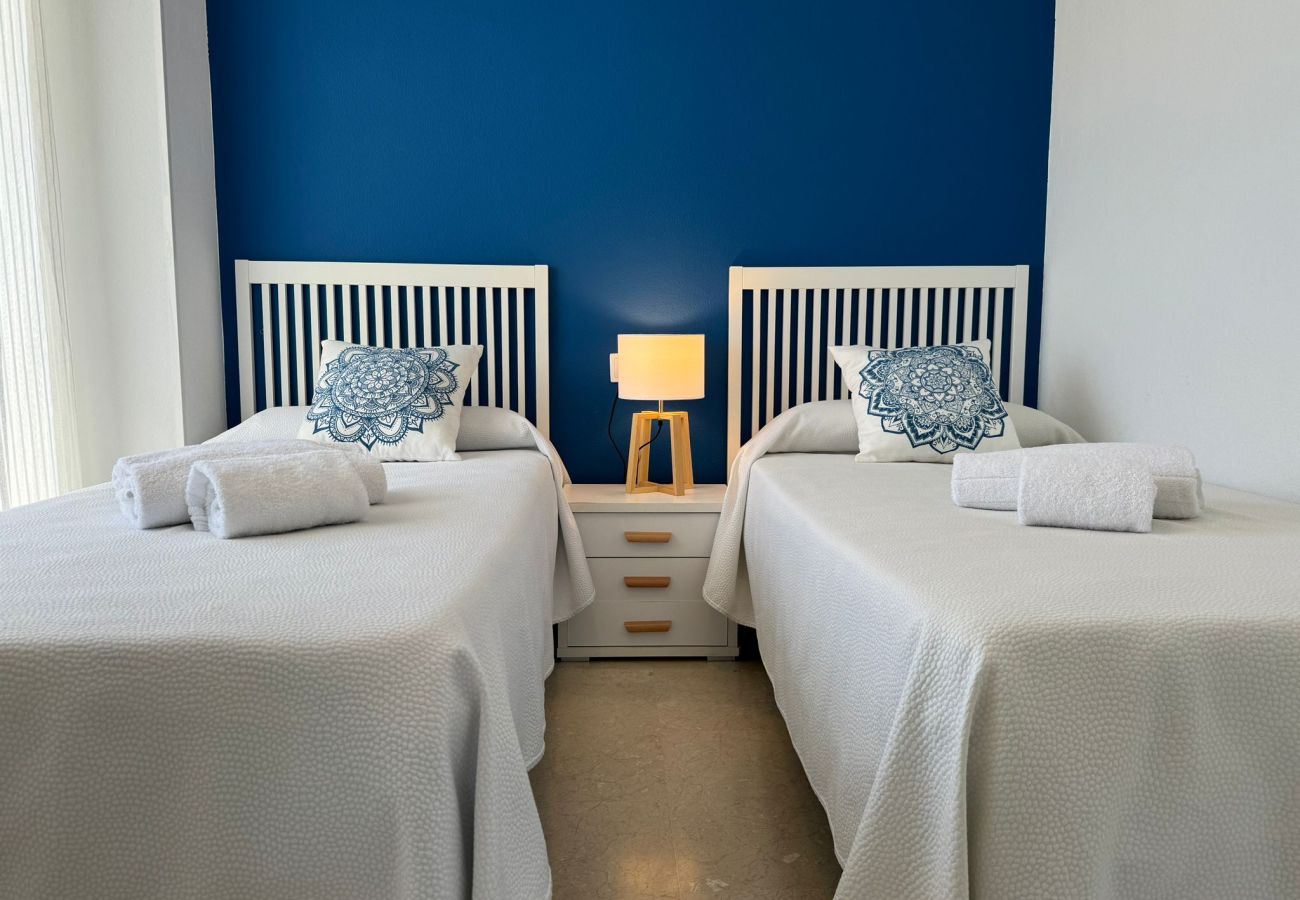 Apartamento en Playa de Gandía - Bonito apartamento en un complejo cerrado y familiar cerca de la playa. Piscina / Wifi / Gim / BBQ-ALQUILER SOLO FAMILIAS