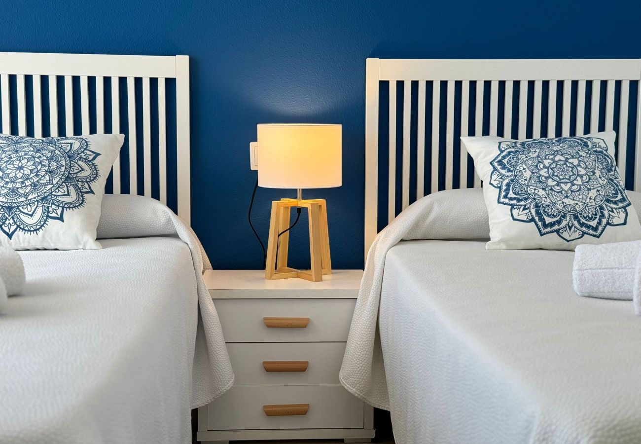 Apartamento en Playa de Gandía - Bonito apartamento en un complejo cerrado y familiar cerca de la playa. Piscina / Wifi / Gim / BBQ-ALQUILER SOLO FAMILIAS