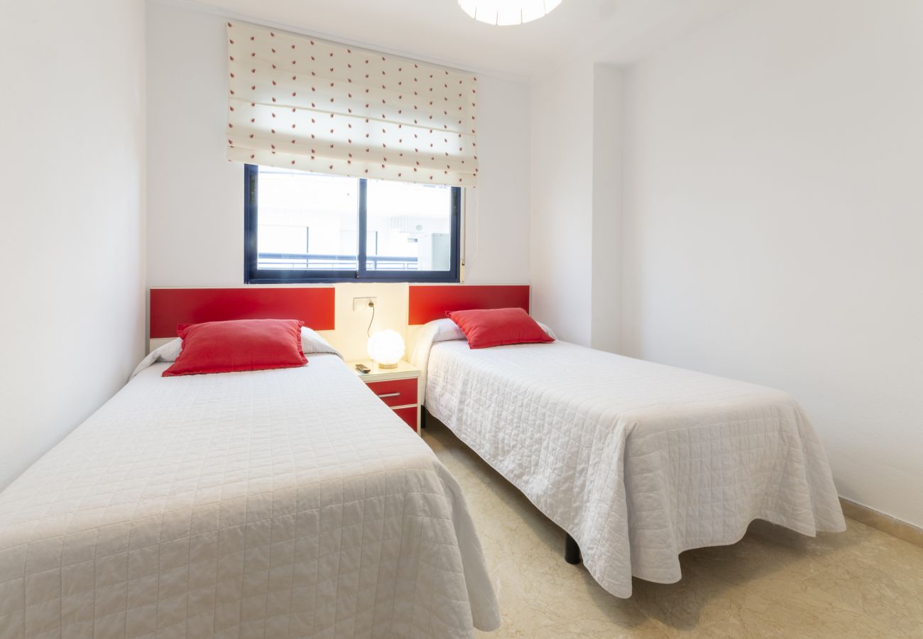 Apartamento en Playa de Gandía -  56. AG EDEN RESORT 9/2/1. Bonito apartamento familiar cerca de la playa Gandia. Piscina / Wifi-ALQUILER SOLO FAMILIAS Apartamento en Playa de Gandía -  56. AG EDEN RESORT 9/2/1. Bonito apartamento familiar cerca de la playa Gandia. Piscina / Wifi-ALQUILER SOLO FAMILIAS