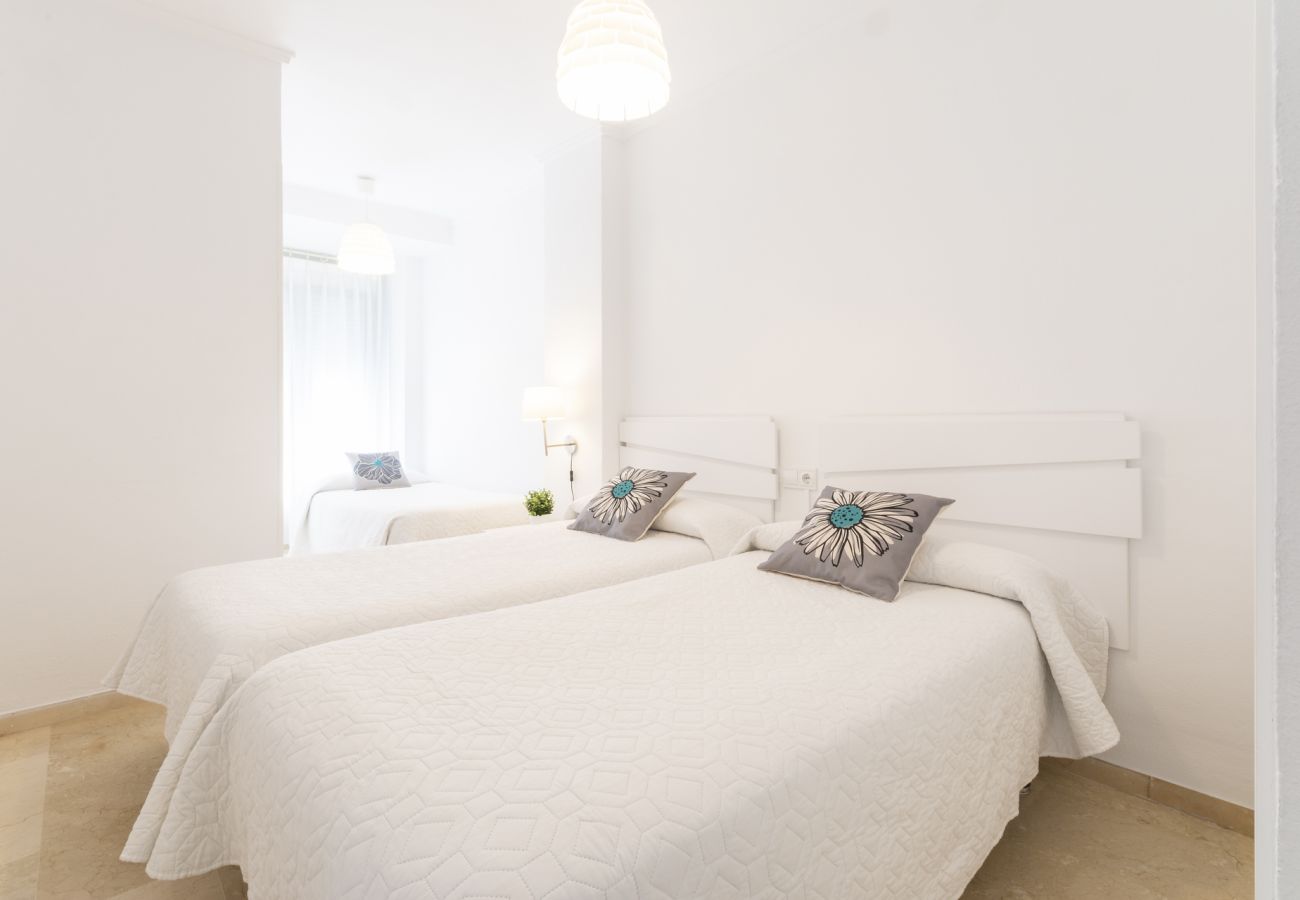 Apartamento en Playa de Gandía -  57. AG EDEN RESORT 11/2/1. Apartamento nuevo en complejo único, Aire Acondicinado, WIFI GRATIS, Padel. Ideal para familias-ALQUILER SOLO FAMILIAS