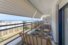 Apartamento en Playa de Gandía - Piscina CLIMATIZADA, Decorado en estilo moderno, con wifi gratis, 5 piscinas, Padel-ALQUILER SOLO FAMILIAS