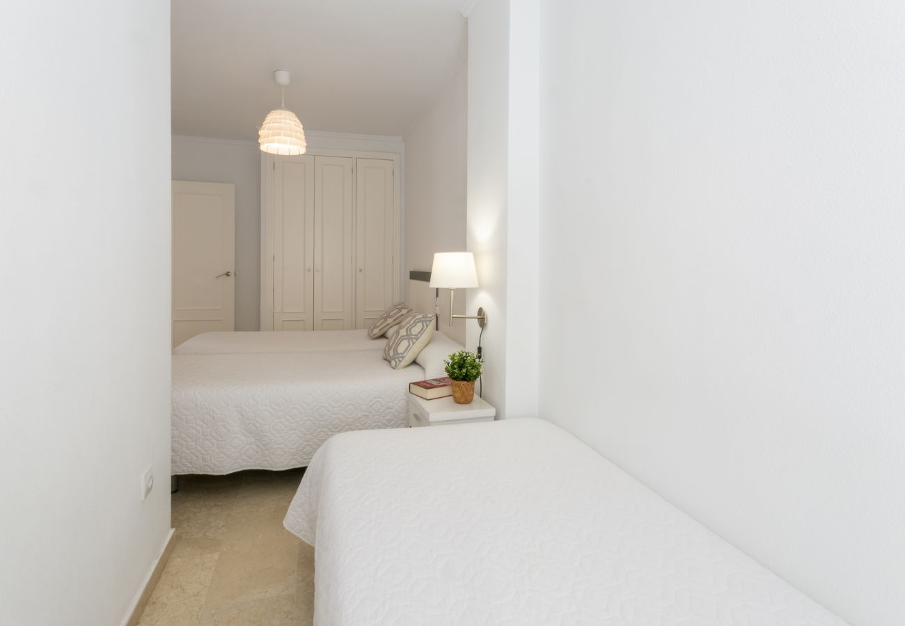 Apartamento en Playa de Gandía - Apartamento con 5 piscinas, Piscina CLIMATIZADA / wifi  GRATIS/ BBQ. Moderna decoración. Ideal para familias.-ALQUILER SOLO FAMILIAS