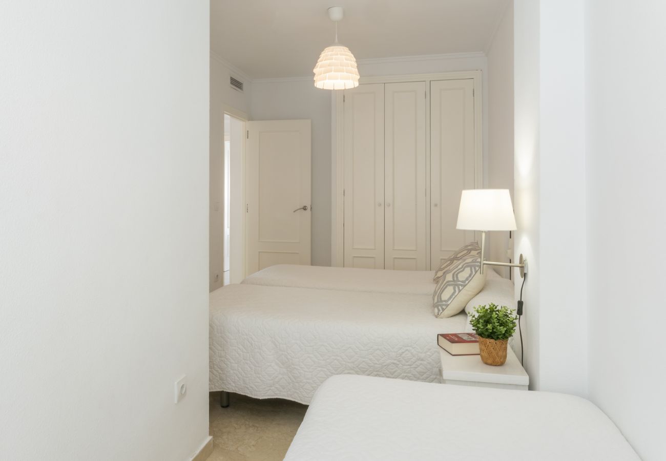 Apartamento en Playa de Gandía - Apartamento con 5 piscinas, Piscina CLIMATIZADA / wifi  GRATIS/ BBQ. Moderna decoración. Ideal para familias.-ALQUILER SOLO FAMILIAS