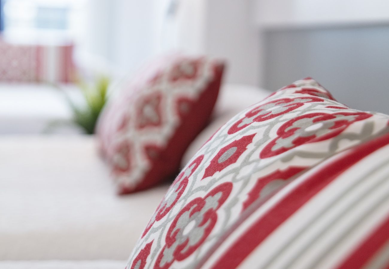 Apartamento en Playa de Gandía - Apartamento con piscinas / wifi / BBQ. Moderna decoración. Ideal para familias.-ALQUILER SOLO FAMILIAS