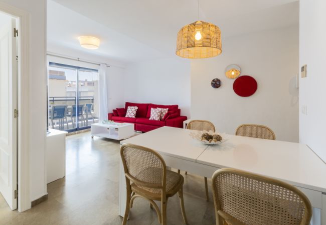 Apartamento en Playa de Gandía - Apartamento decorado en estilo moderno, con wifi, piscinas, padel, gimansio, 5 piscinas-ALQUILER SOLO FAMILIAS