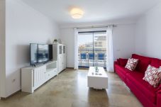 Apartamento en Playa de Gandía - Apartamento decorado en estilo moderno, con wifi, piscinas, padel, gimansio, 5 piscinas-ALQUILER SOLO FAMILIAS