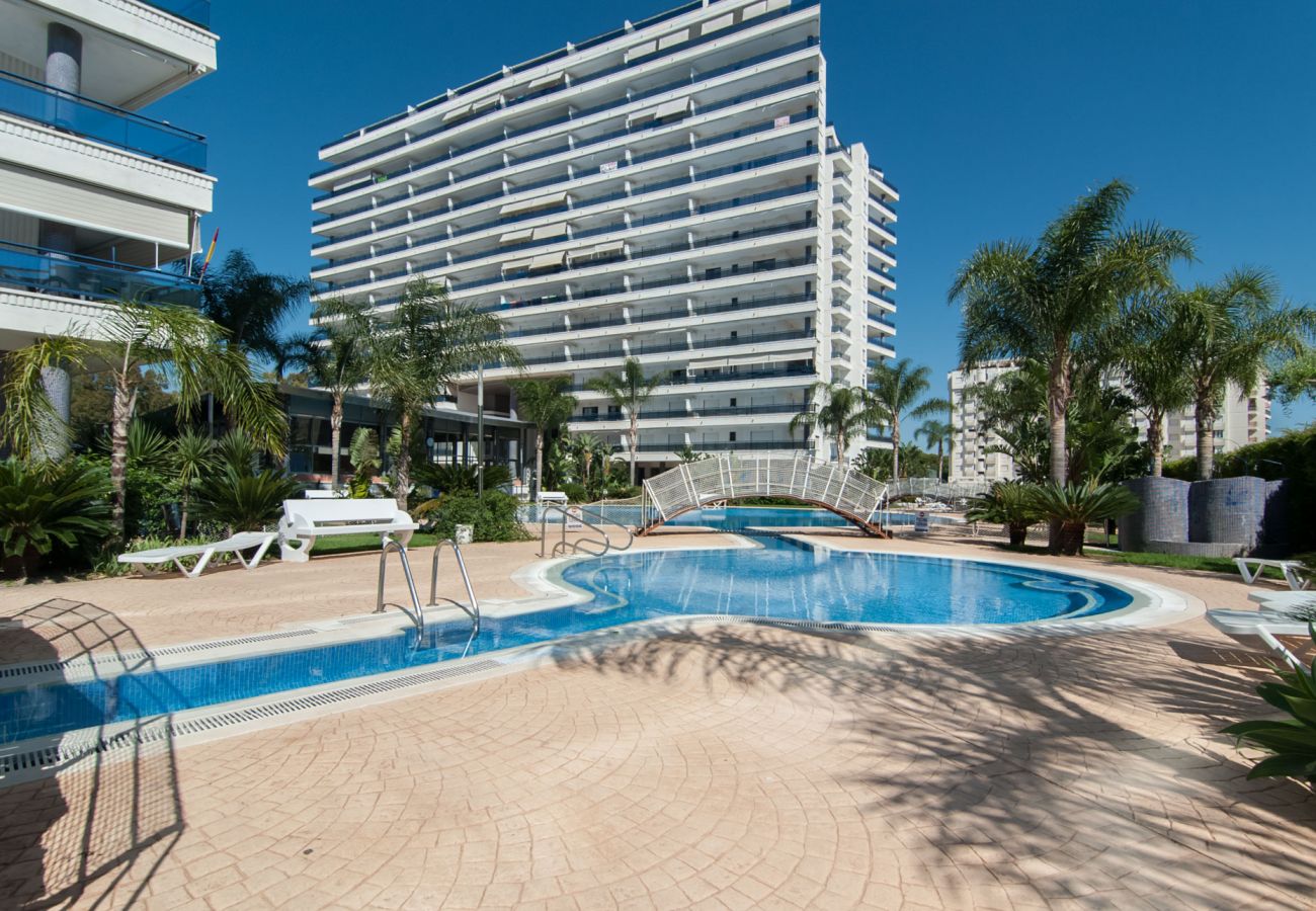 Apartamento en Playa de Gandía - Bonito apartamento familiar con 5 Piscinas / Wifi gratis/ Gym / Padel-ALQUILER SOLO FAMILIAS
