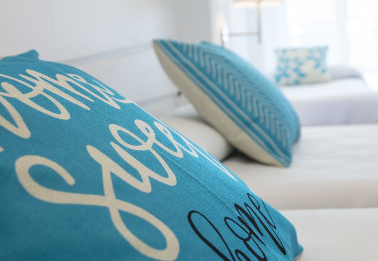 Apartamento en Playa de Gandía - Bonito apartamento familiar con 5 Piscinas / Wifi gratis/ Gym / Padel-ALQUILER SOLO FAMILIAS