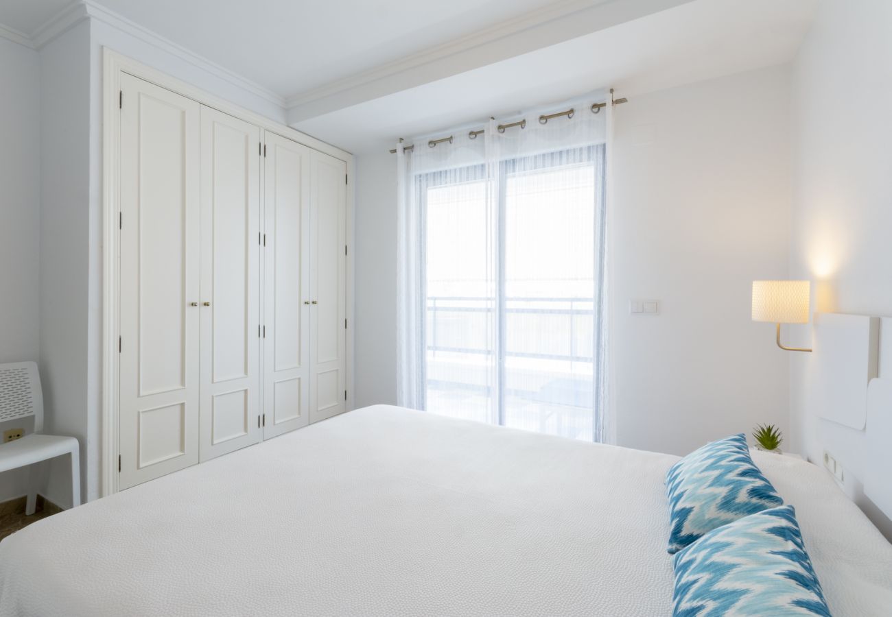 Apartamento en Playa de Gandía - Bonito apartamento familiar con 5 Piscinas / Wifi gratis/ Gym / Padel-ALQUILER SOLO FAMILIAS