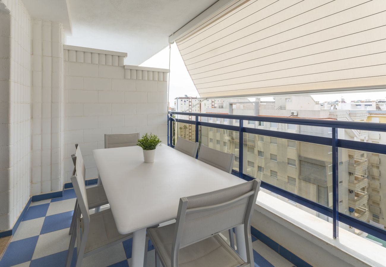 Apartamento en Playa de Gandía - Bonito apartamento familiar con 5 Piscinas / Wifi gratis/ Gym / Padel-ALQUILER SOLO FAMILIAS