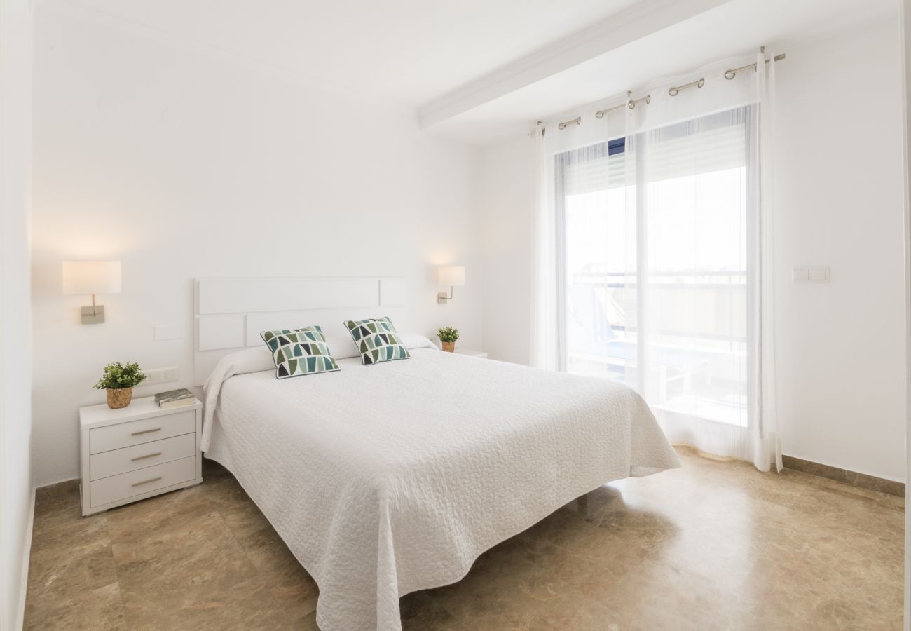 Apartamento en Playa de Gandía - Increíble apartamento con Piscina climatizada, WIFI GRATIS, y 5 piscinas, padel, BBQ-ALQUILER SOLO FAMILIAS