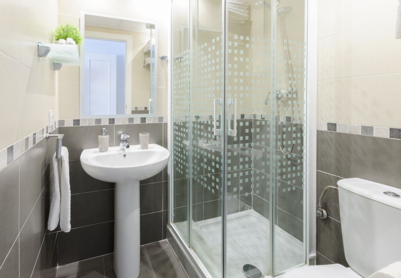 Apartamento en Playa de Gandía - Apartamento con moderna decoración. ALQUILER SOLO FAMILIAS