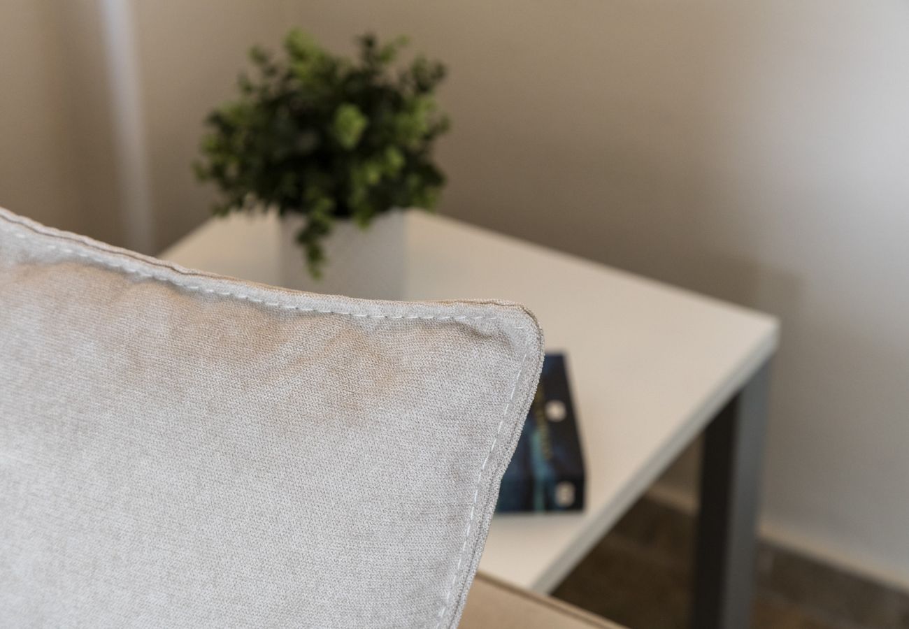 Apartamento en Playa de Gandía - Apartamento con moderna decoración. ALQUILER SOLO FAMILIAS