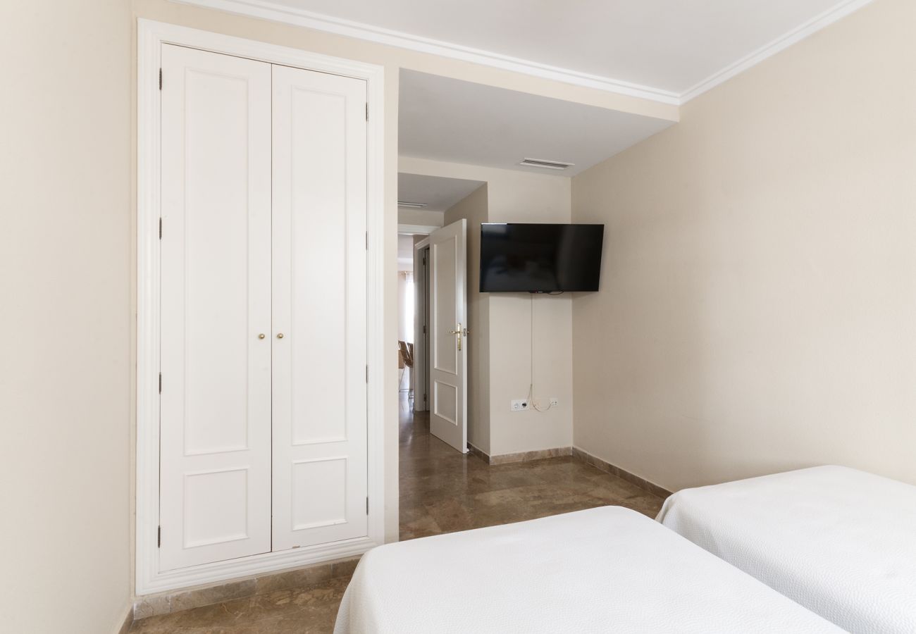 Apartamento en Playa de Gandía - Apartamento con moderna decoración. ALQUILER SOLO FAMILIAS