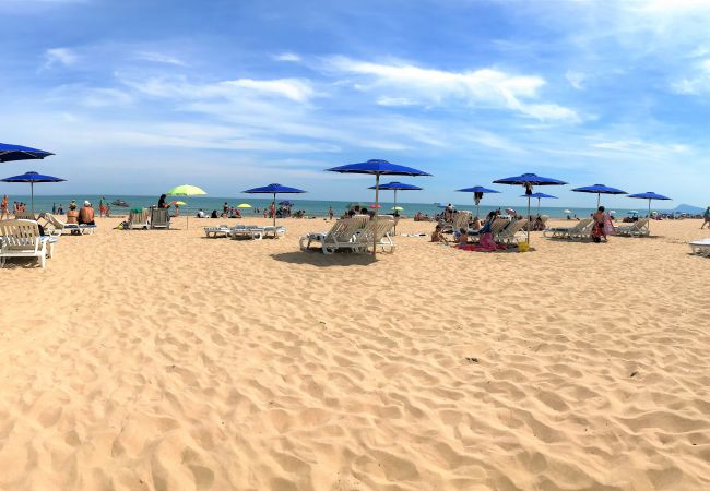 Apartamento en Playa de Gandía - Lujosa y preciosa propiedad de tres dormitorios frente al mar-ALQUILER SOLO FAMILIAS Apartamento en Playa de Gandía - Lujosa y preciosa propiedad de tres dormitorios frente al mar-ALQUILER SOLO FAMILIAS