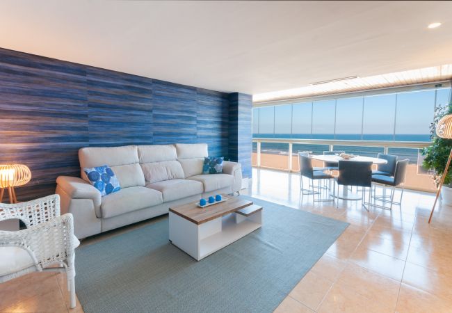 Apartamento en Playa de Gandía - Lujosa y preciosa propiedad de tres dormitorios frente al mar-ALQUILER SOLO FAMILIAS