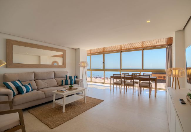 Apartamento en Playa de Gandía - Lujosa y preciosa propiedad de tres dormitorios frente al mar-ALQUILER SOLO FAMILIAS