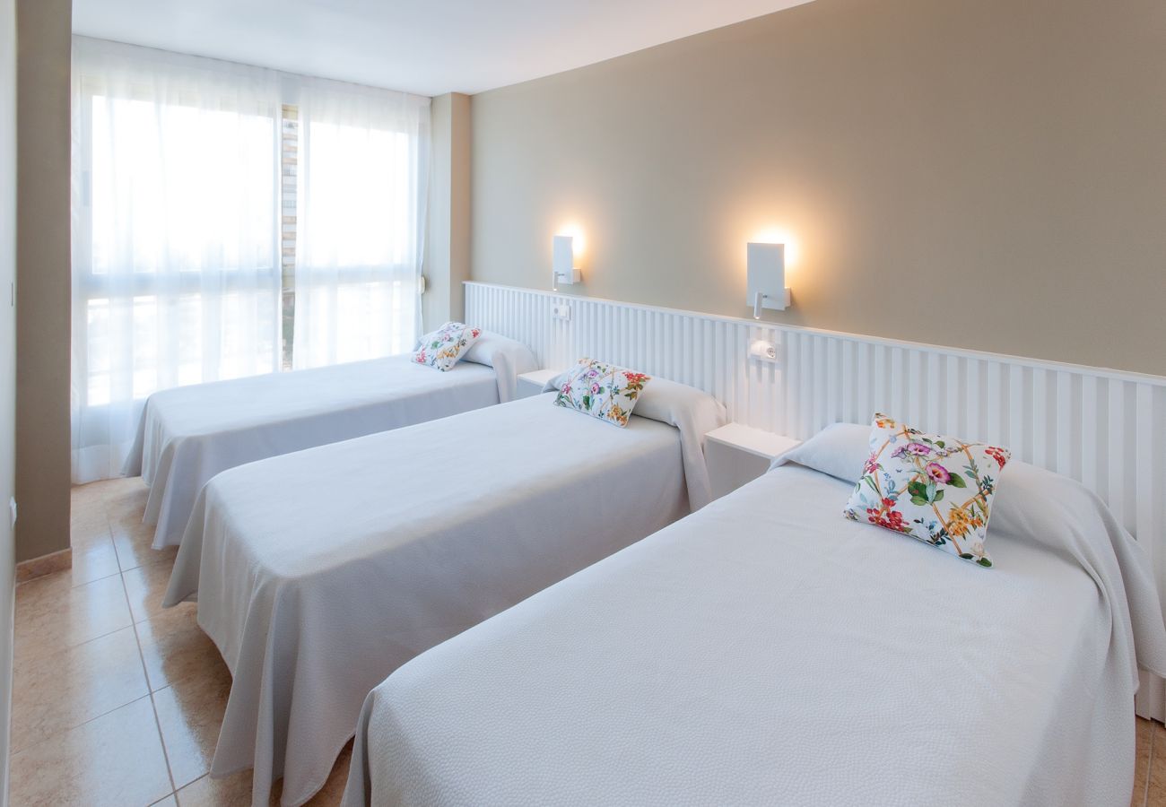Apartamento en Playa de Gandía - Lujosa y preciosa propiedad de tres dormitorios frente al mar-ALQUILER SOLO FAMILIAS Apartamento en Playa de Gandía - Lujosa y preciosa propiedad de tres dormitorios frente al mar-ALQUILER SOLO FAMILIAS