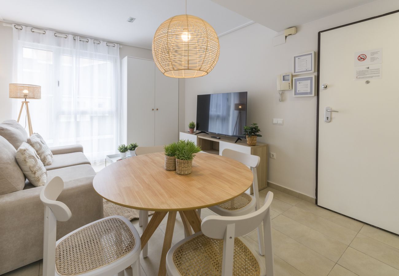 Apartamento en Playa de Gandía - Apartamento con cocina office. Moderna decoración. Junto del puerto. Wifi -ALQUILER SOLO FAMILIAS