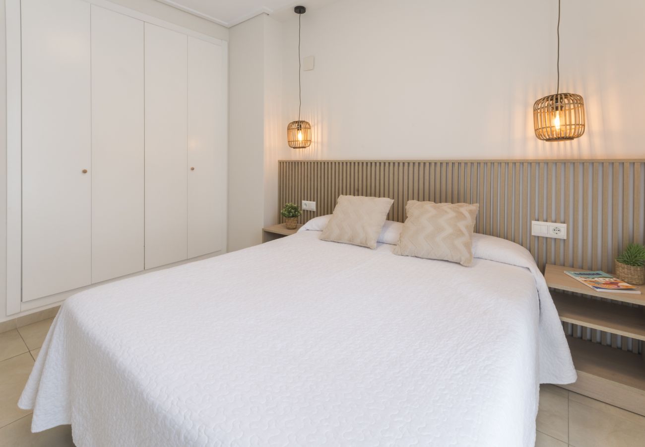 Apartamento en Playa de Gandía - Apartamento con cocina office. Moderna decoración. Junto del puerto. Wifi -ALQUILER SOLO FAMILIAS