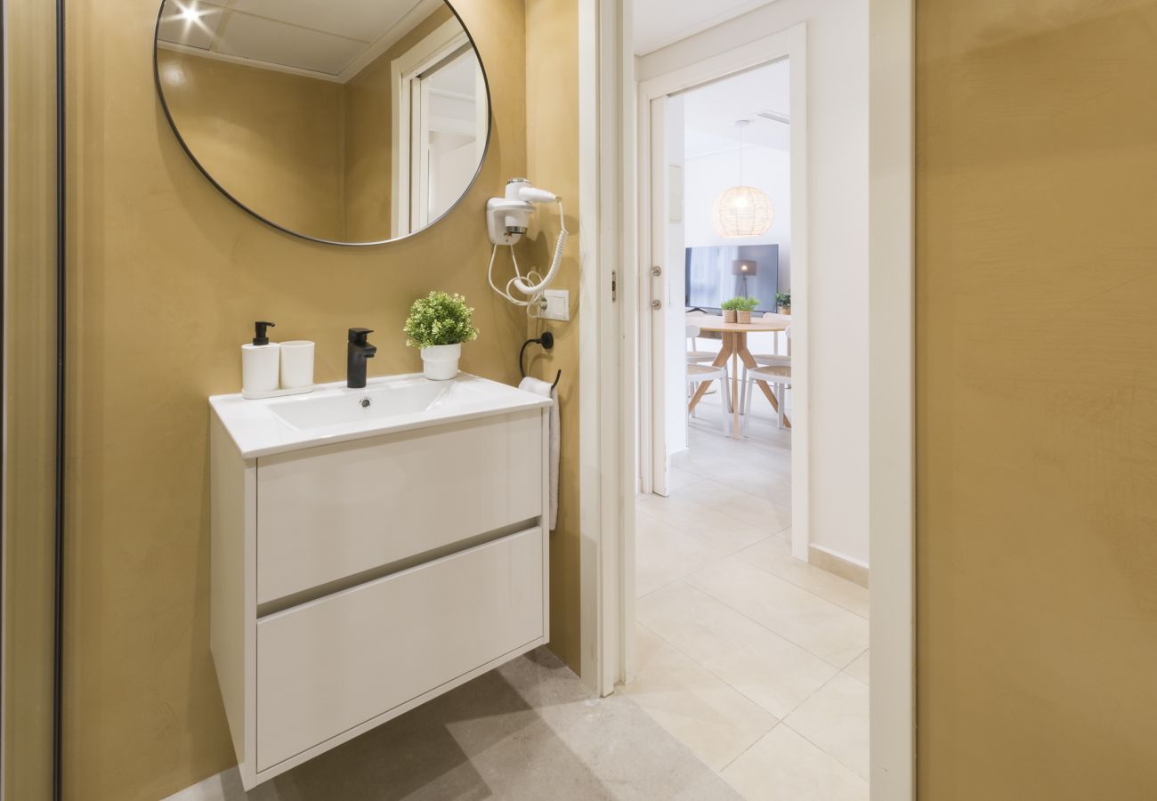 Apartamento en Playa de Gandía - Apartamento con cocina office. Moderna decoración. Junto del puerto. Wifi -ALQUILER SOLO FAMILIAS