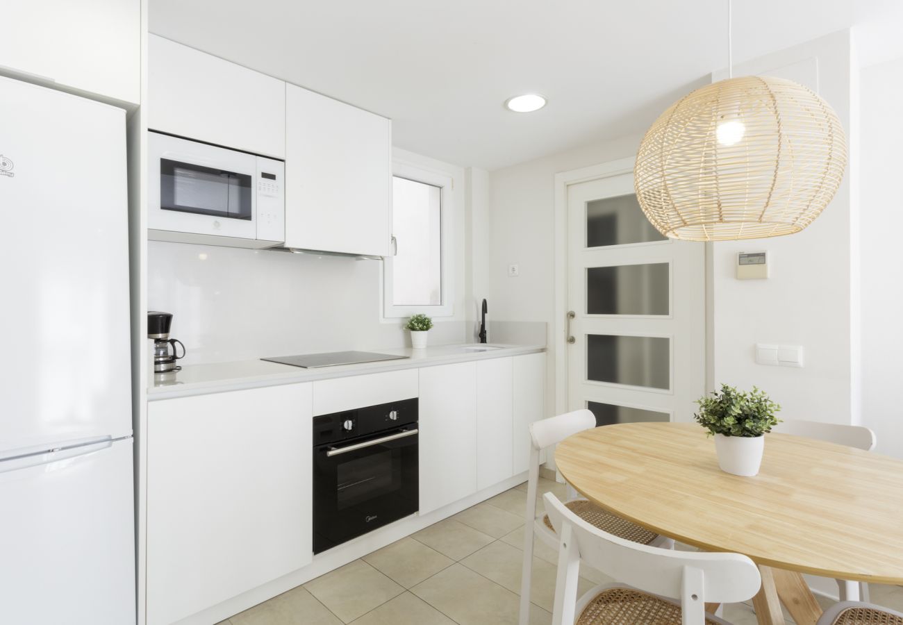 Apartamento en Playa de Gandía - Apartamento con cocina office. Moderna decoración. Junto del puerto. Wifi -ALQUILER SOLO FAMILIAS