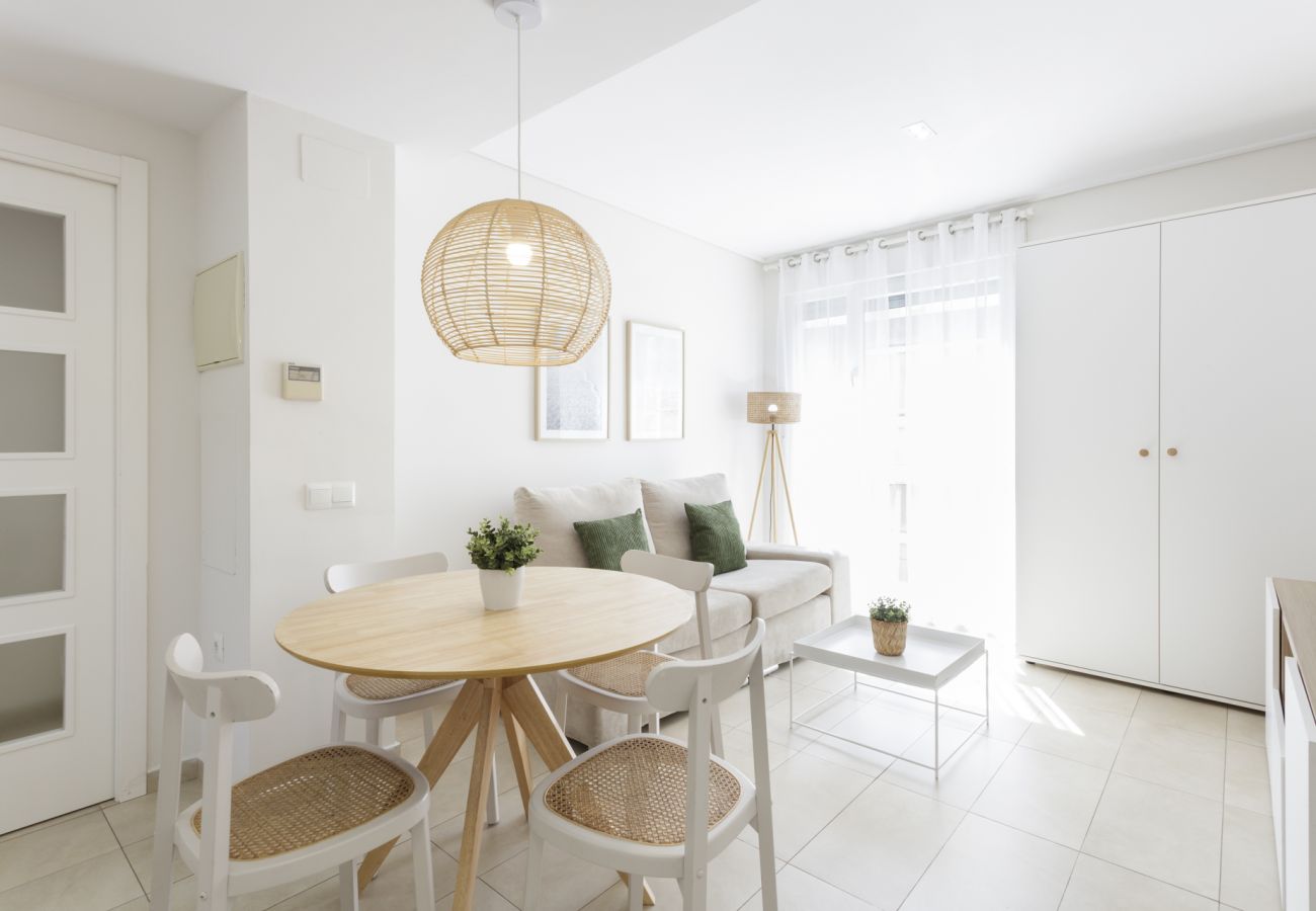 Apartamento en Playa de Gandía - Apartamento con cocina office. Moderna decoración. Junto del puerto. Wifi -ALQUILER SOLO FAMILIAS