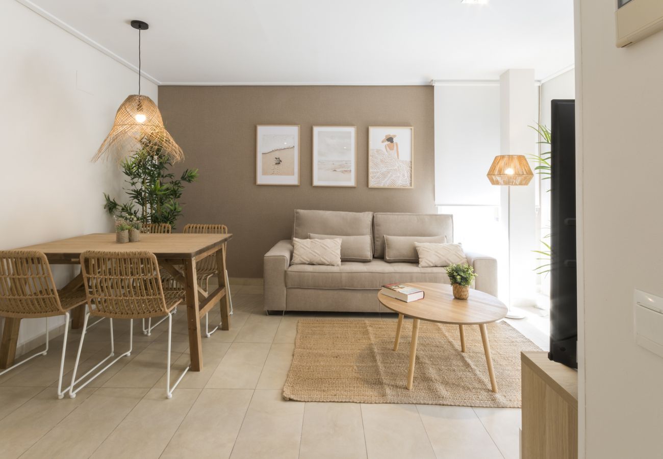 Apartamento en Playa de Gandía - Bonito apartamento de 2 dormitorios. Wifi-ALQUILER SOLO FAMILIAS