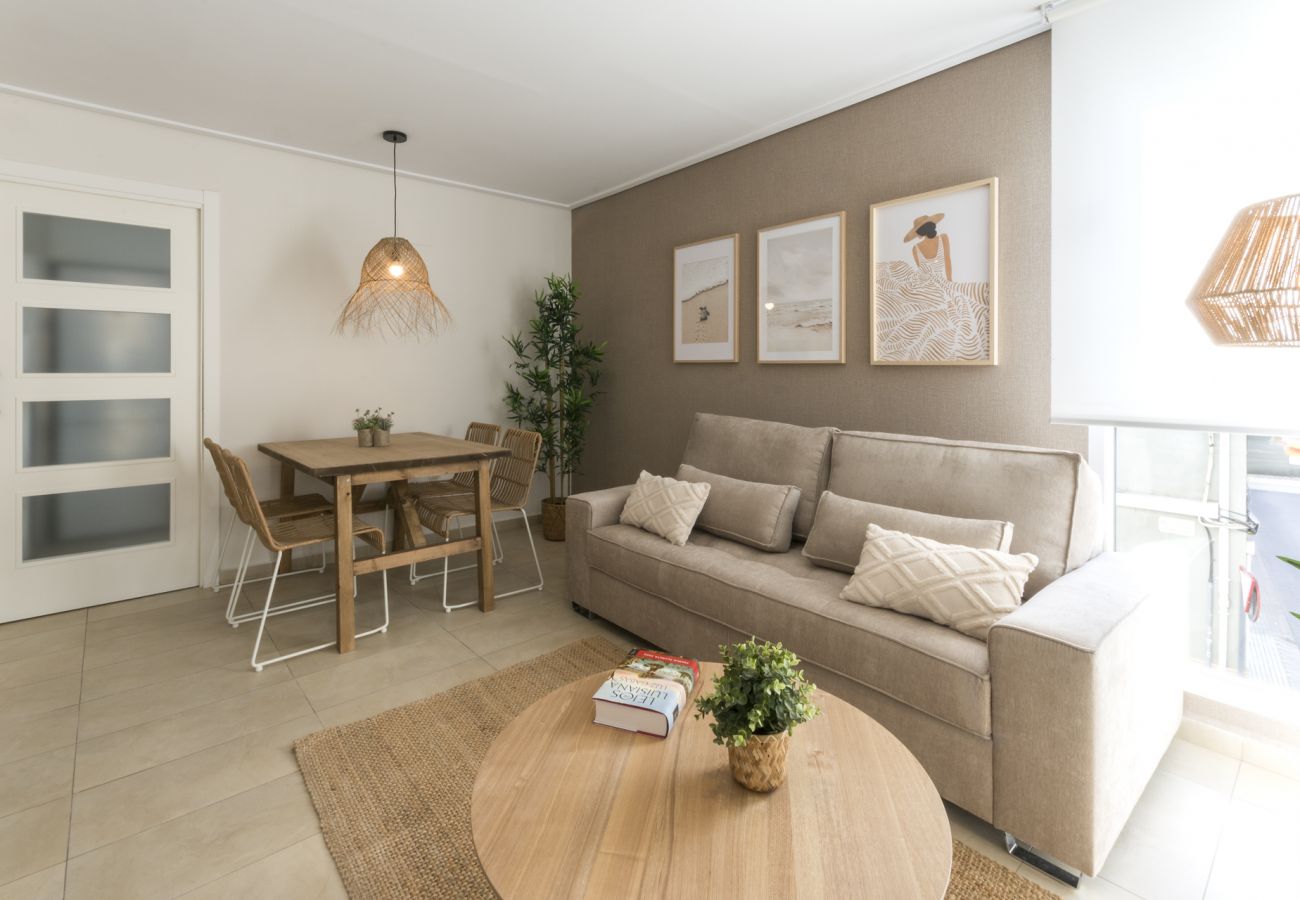 Apartamento en Playa de Gandía - Bonito apartamento de 2 dormitorios. Wifi-ALQUILER SOLO FAMILIAS