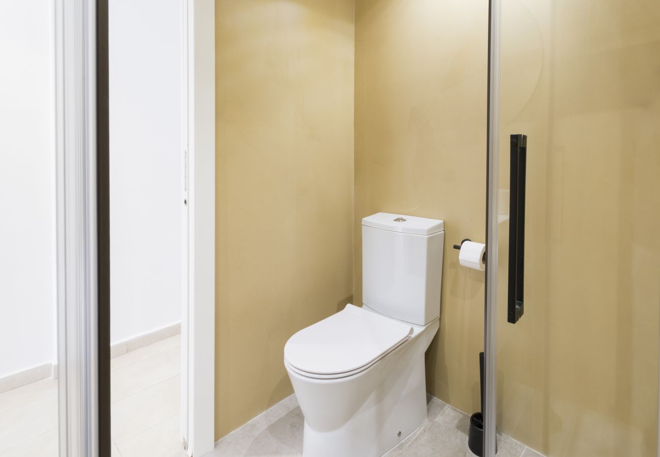 Apartamento en Playa de Gandía - Apartamento decorado en estilo moderno, con wifi. -ALQUILER SOLO FAMILIAS