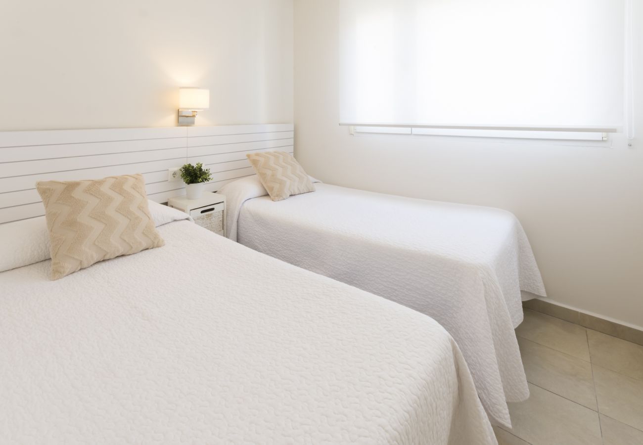 Apartamento en Playa de Gandía - Apartamento familiar de 2 dormitorios. Wifi-ALQUILER SOLO FAMILIAS