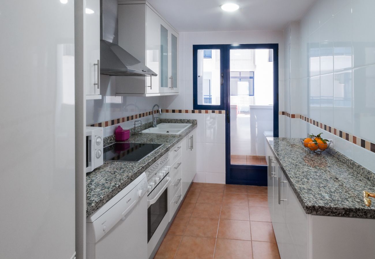 Apartamento en Playa de Gandía - Bonito apartamento de 2 dormitorios. Piscina. Wifi gratis, Sauna-ALQUILER SOLO FAMILIAS