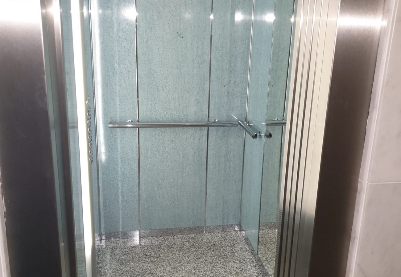 Apartamento en Playa de Gandía - Bonito apartamento de 2 dormitorios. Piscina. Wifi gratis, Sauna-ALQUILER SOLO FAMILIAS