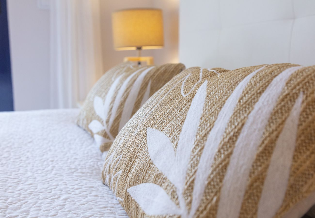 Apartamento en Playa de Gandía - Bonito apartamento de 2 dormitorios. Piscina. Wifi gratis, Sauna-ALQUILER SOLO FAMILIAS