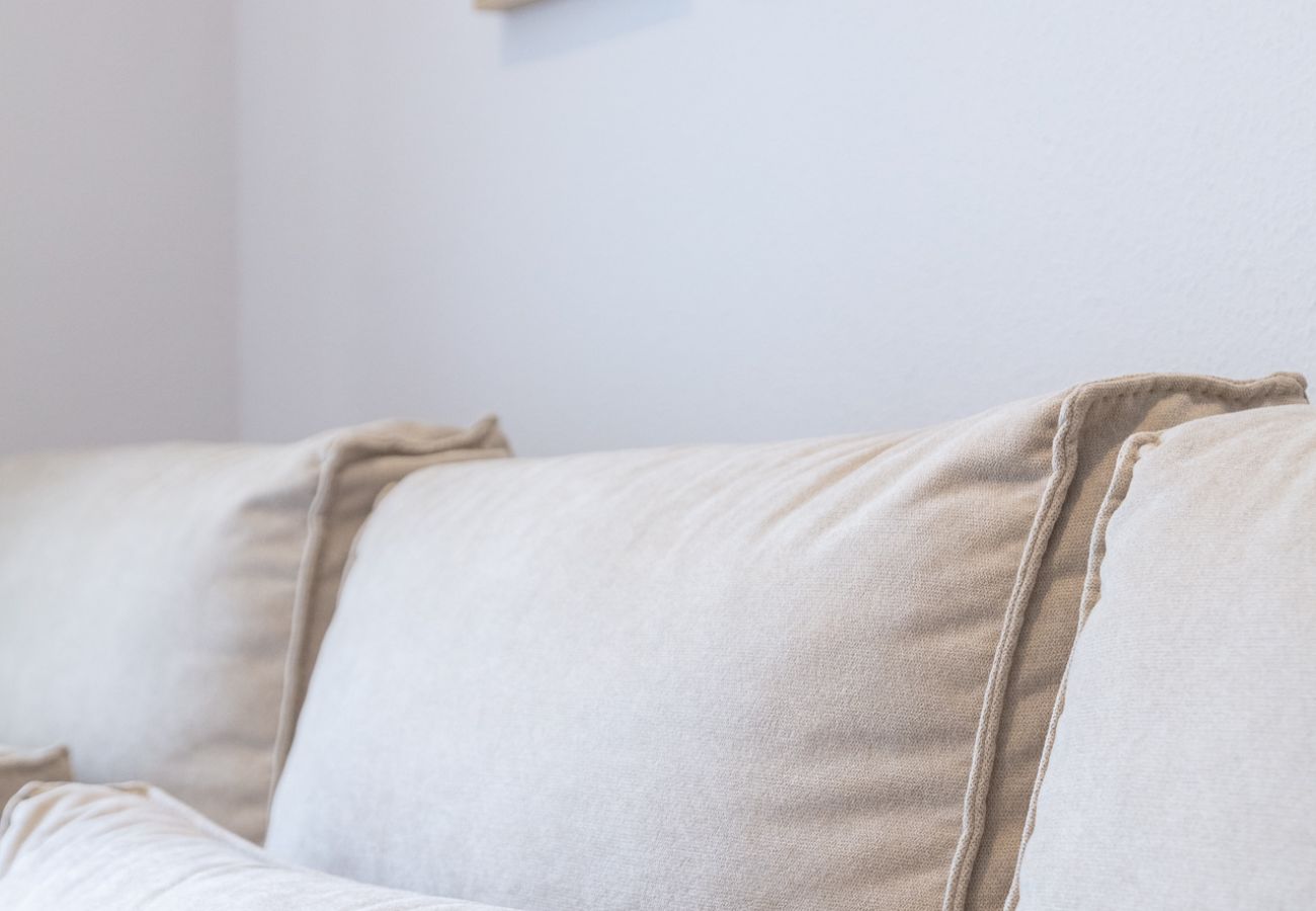 Apartamento en Playa de Gandía - Bonito apartamento de 2 dormitorios. Piscina. Wifi gratis, Sauna-ALQUILER SOLO FAMILIAS