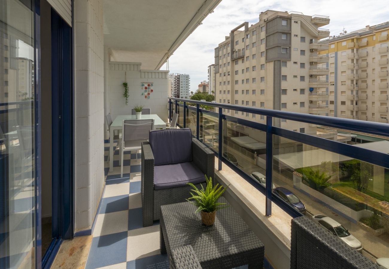 Apartamento en Playa de Gandía - Bonito apartamento de 2 dormitorios. Piscina. Wifi gratis, Sauna-ALQUILER SOLO FAMILIAS