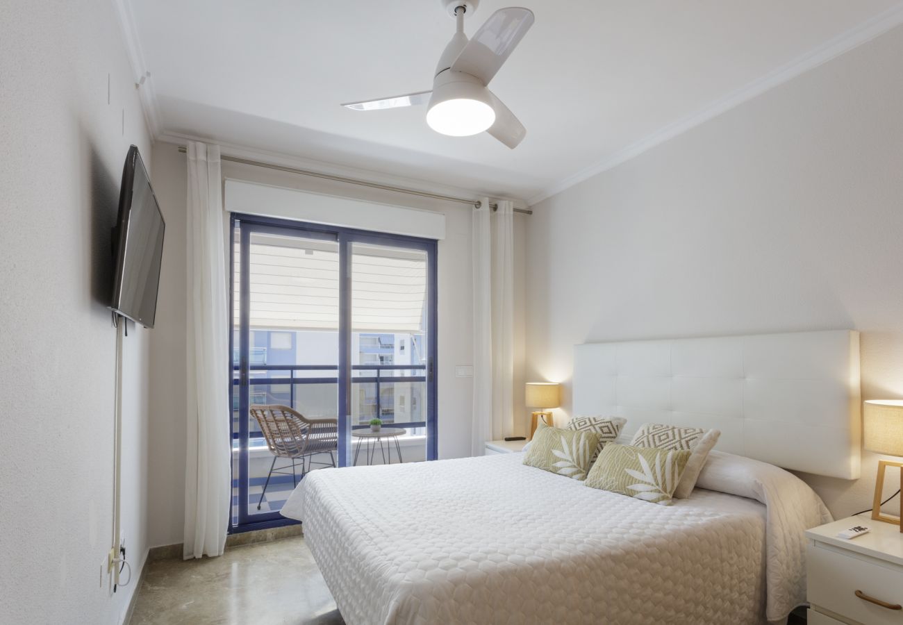 Apartamento en Playa de Gandía - Bonito apartamento de 2 dormitorios. Piscina. Wifi gratis, Sauna - ALQUILER SOLO FAMILIAS