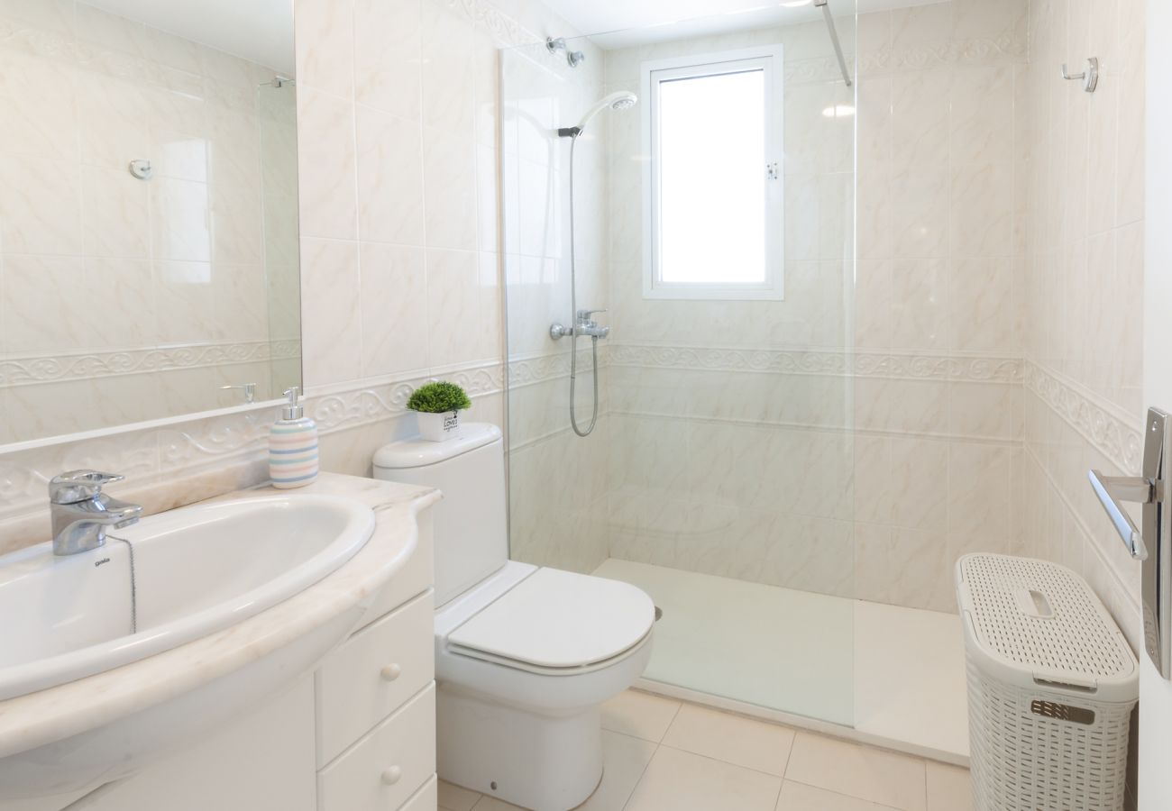 Apartamento en Playa de Gandía - Bonito apartamento familiar cerca de la playa. Piscina / Wifi-ALQUILER SOLO FAMILIAS