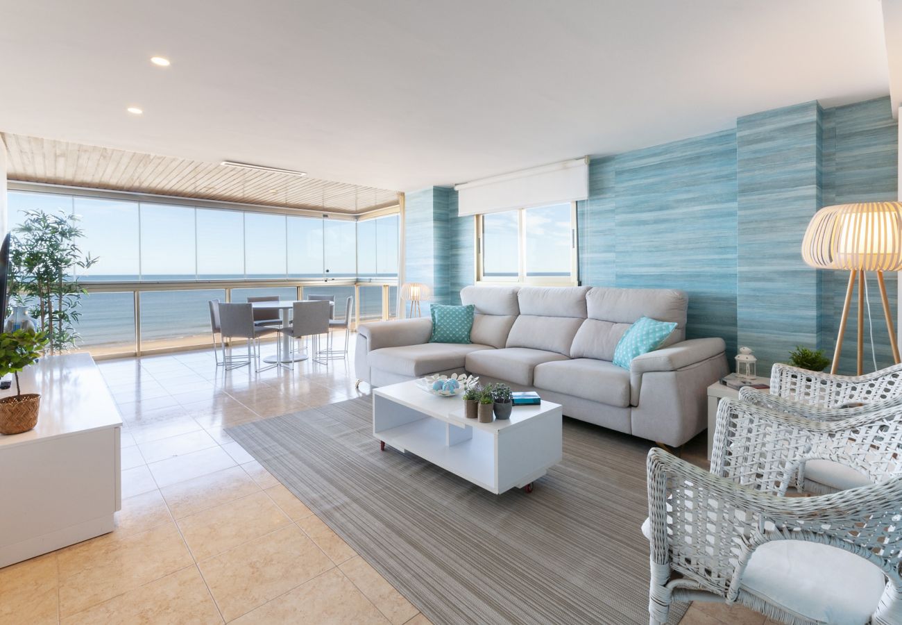 Apartamento en Playa de Gandía - Apartamento Vistas panorámicas al mar. Lujoso reformado.-ALQUILER SOLO FAMILIAS