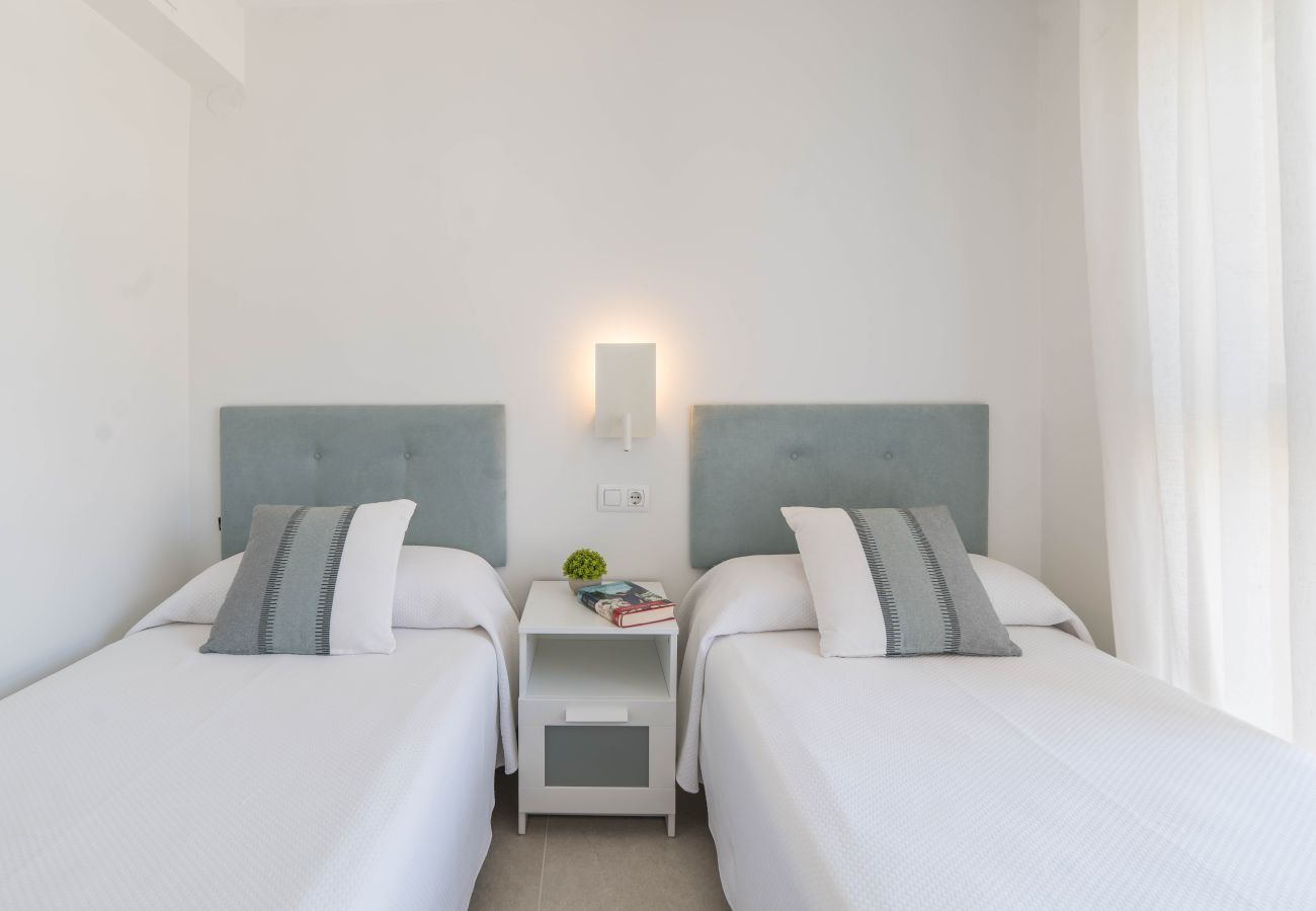 Apartamento en Playa de Gandía - Apartamento Vistas panorámicas al mar. Lujoso reformado .- ALQUILER SOLO FAMILIAS
