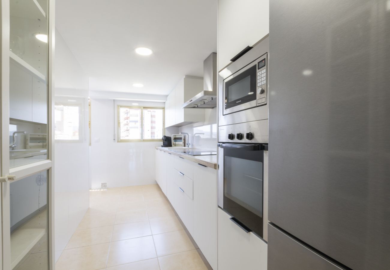 Apartamento en Playa de Gandía - Fabuloso apartamento acceso directo a la playa, WIFI, A/A vista panoramica-ALQUILER SOLO FAMILIAS