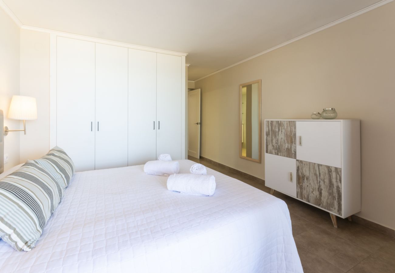 Apartamento en Playa de Gandía - Fabuloso apartamento acceso directo a la playa, WIFI, A/A vista panoramica-ALQUILER SOLO FAMILIAS