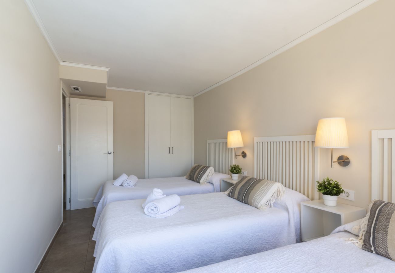 Apartamento en Playa de Gandía - Fabuloso apartamento acceso directo a la playa, WIFI, A/A vista panoramica-ALQUILER SOLO FAMILIAS