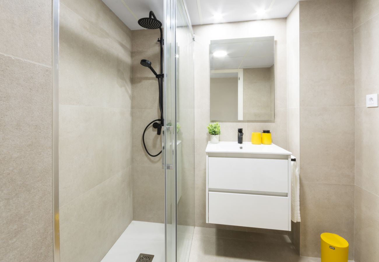 Apartamento en Playa de Gandía - Fabuloso apartamento acceso directo a la playa, WIFI, A/A vista panoramica-ALQUILER SOLO FAMILIAS