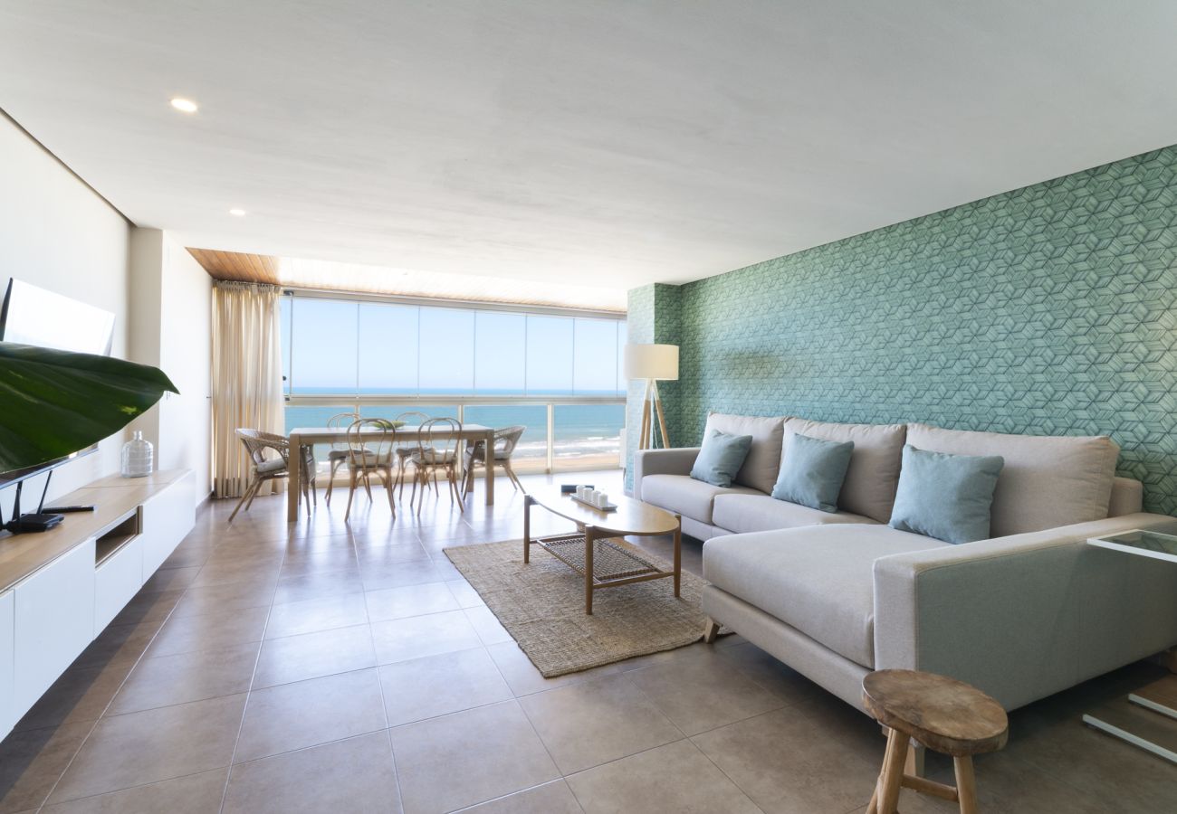 Apartamento en Playa de Gandía - Fabuloso apartamento acceso directo a la playa, WIFI, A/A vista panoramica-ALQUILER SOLO FAMILIAS