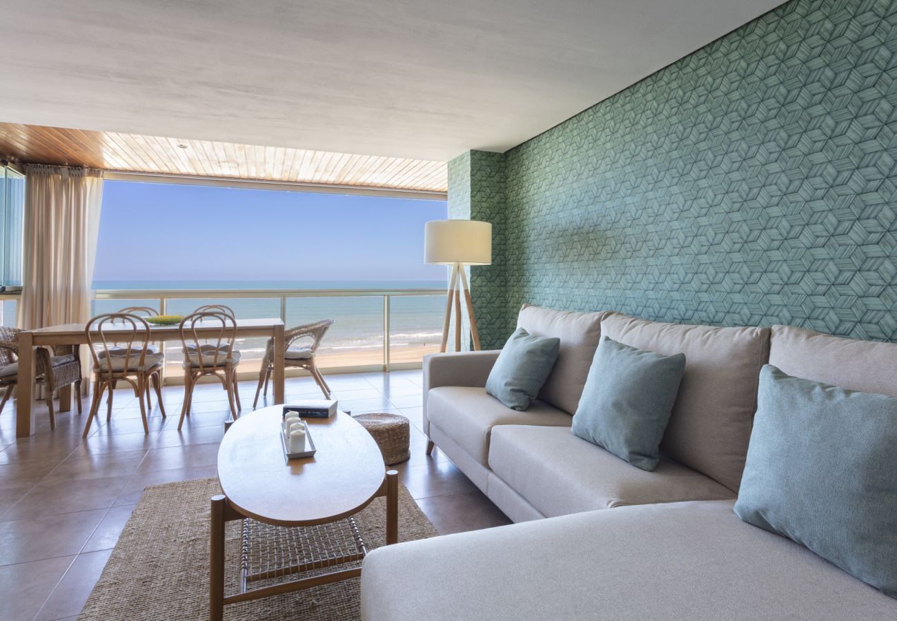 Apartamento en Playa de Gandía - Fabuloso apartamento acceso directo a la playa, WIFI, A/A vista panoramica-ALQUILER SOLO FAMILIAS