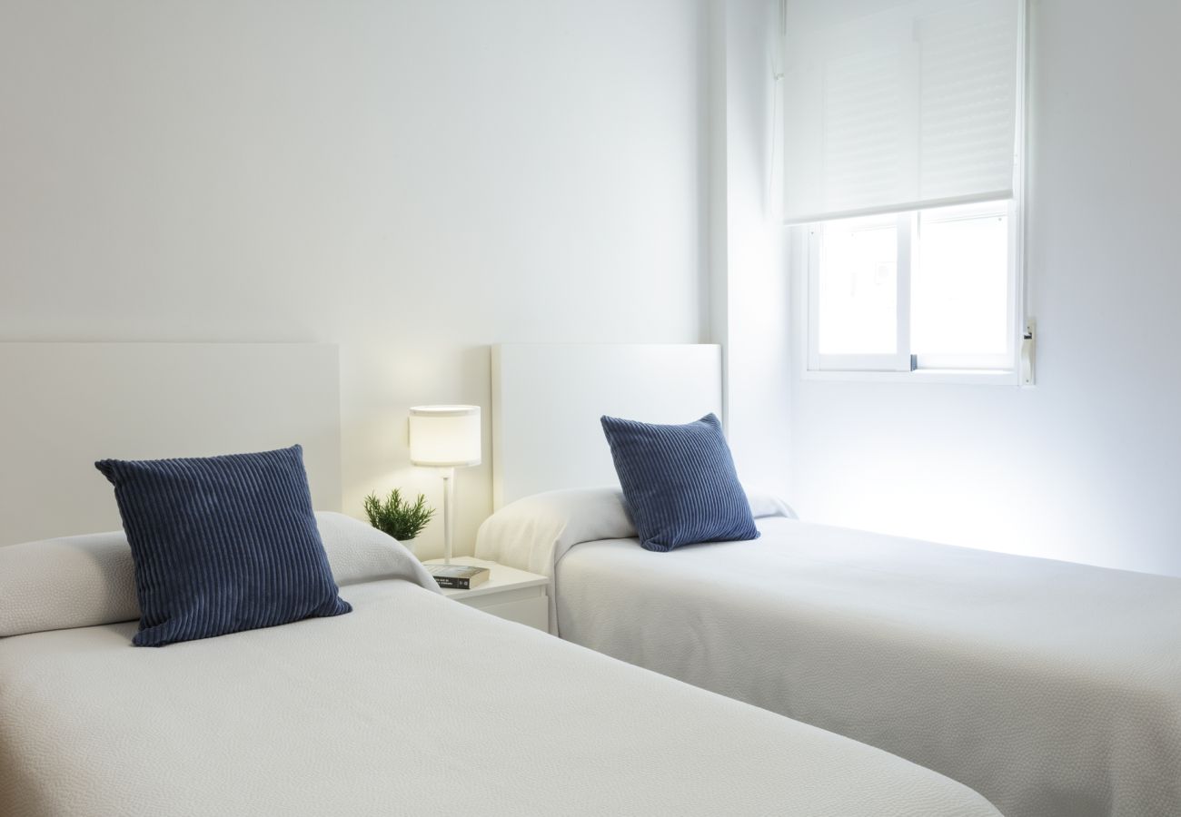 Apartamento en Playa de Gandía - Apartamento con vistas al mar con TV HD. - ALQUILER SOLO FAMILIAS