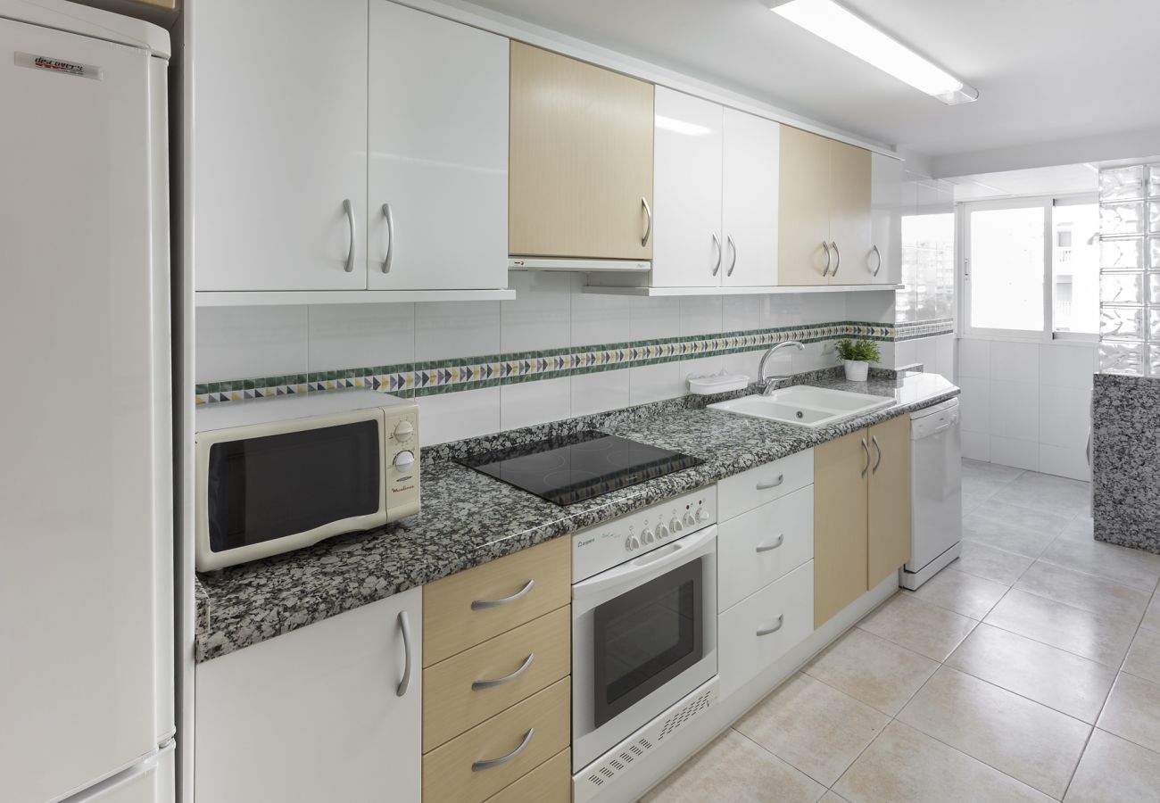 Apartamento en Playa de Gandía - Apartamento con vista al mar. 2 dormitorios / 2 baños-ALQUILER SOLO FAMILIAS