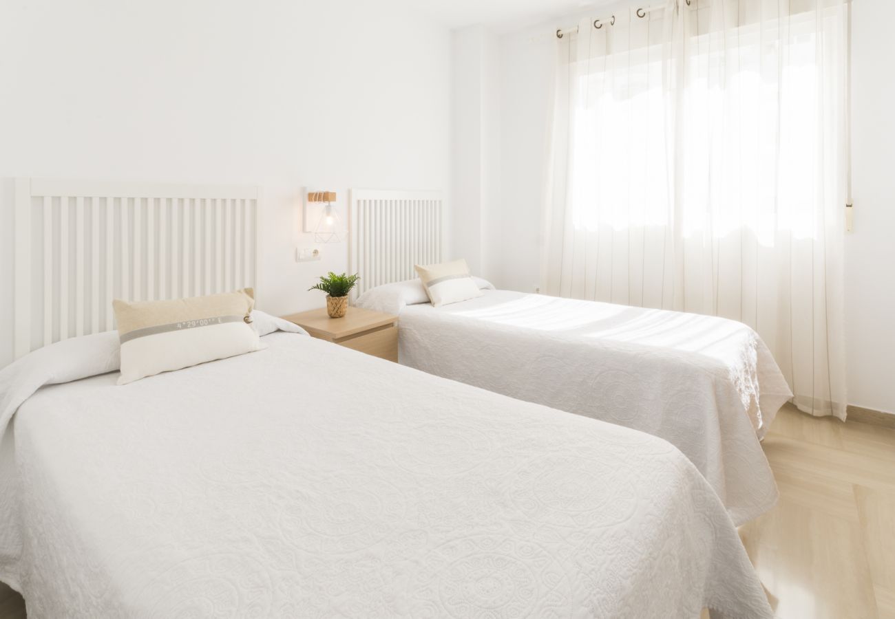 Apartamento en Playa de Gandía - Vistas panorámicas al mar. Escapada familiar a la playa!-ALQUILER SOLO FAMILIAS